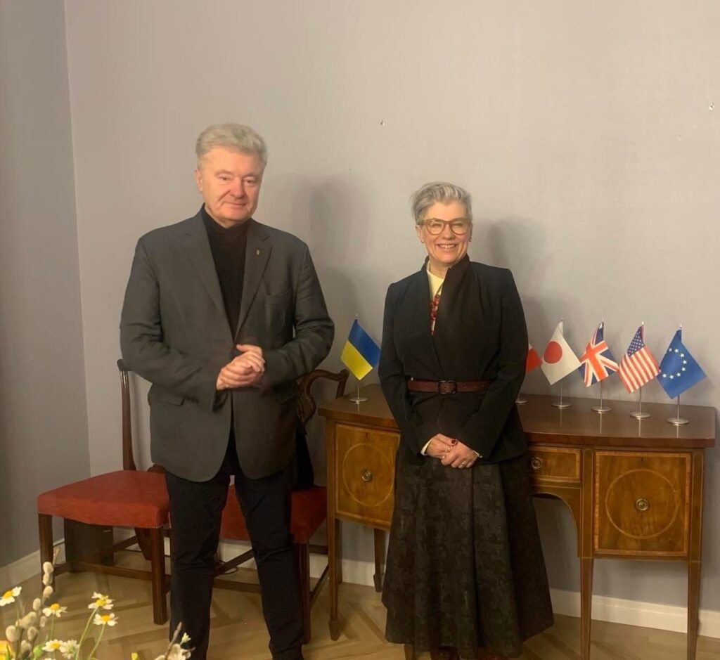 Петро Порошенко обговорив із Послом Канади Наталкою Цмоць потреби ЗСУ і стан демократії в Україні