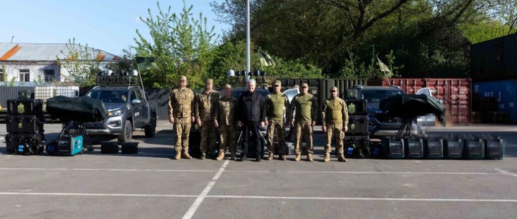 Прикриватимуть порти: Порошенко передав військовим ще три комплекси “Ай-Петрі”