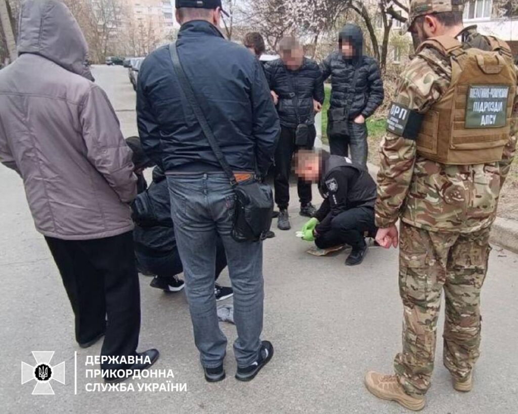 У Запоріжжі затримали юриста за виготовлення фальшивих довідок для ухилянтів: деталі справи