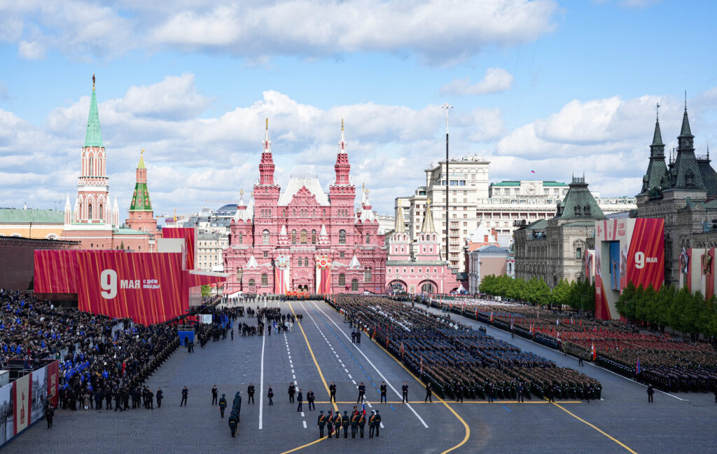 Україна дозволила Росії провести парад у Москві 9 травня: указ Зеленського