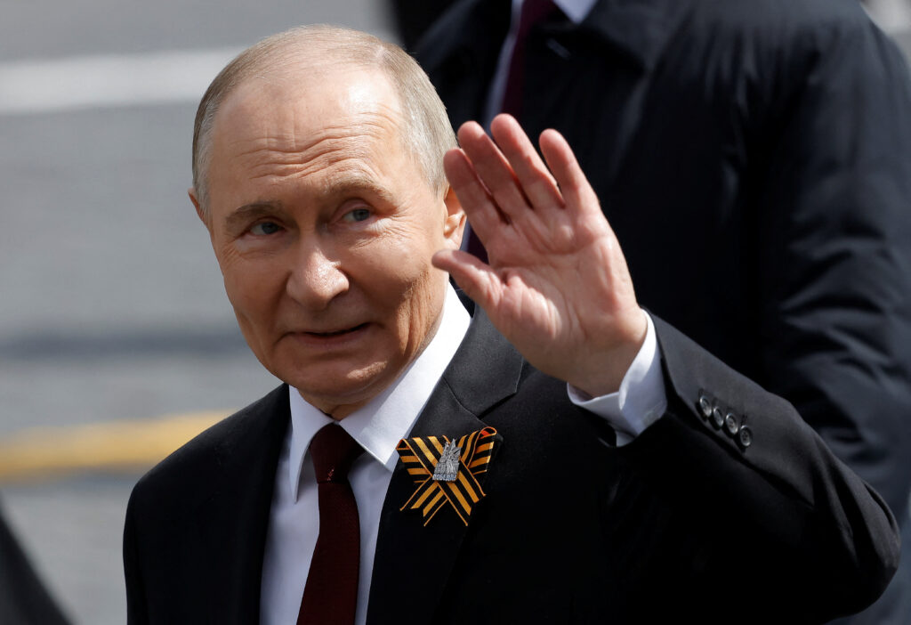Вертоліт Путіна потрапив в епіцентр атаки українських дронів на Курщині – російські військові