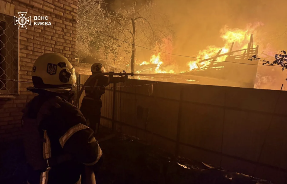 Армія РФ вночі масовано атакувала Київ, багато постраждалих
