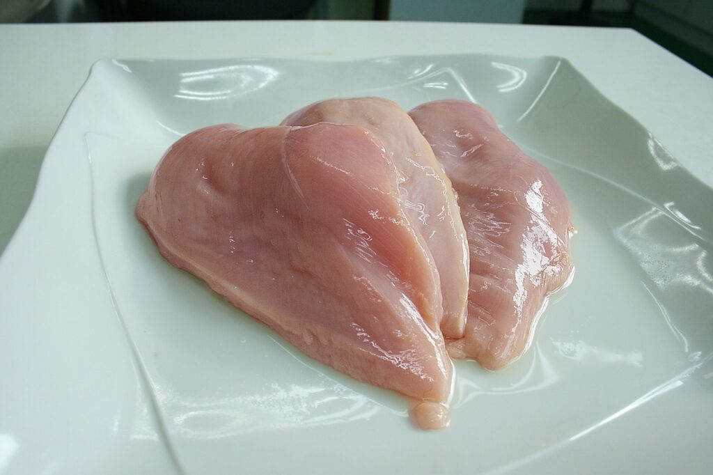 Chicken meat prices have changed in Ukraine: how much does a fillet, thigh, and drumstick cost?
