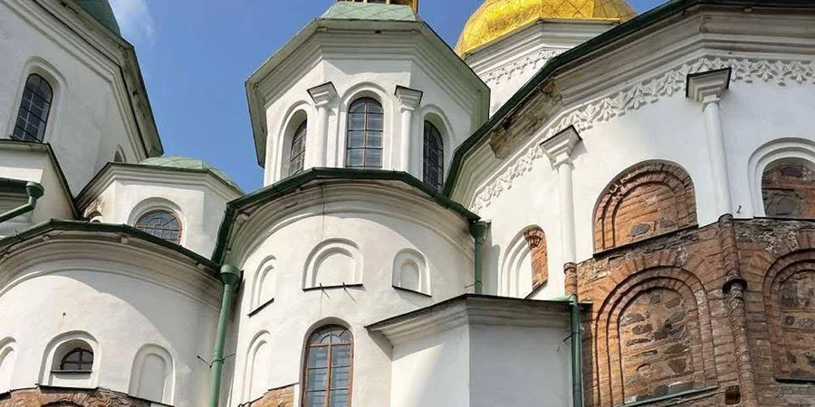 Во время российской атаки пострадали Софийский собор и Одесская киностудия