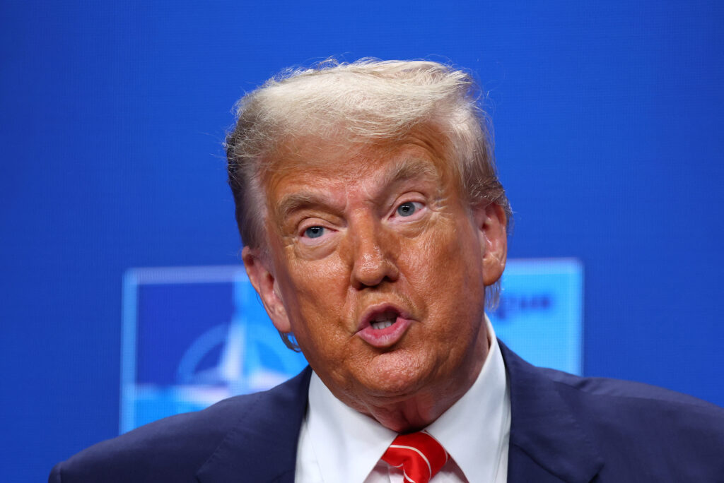 Trump Warns Putin: 10 Days to End the War
