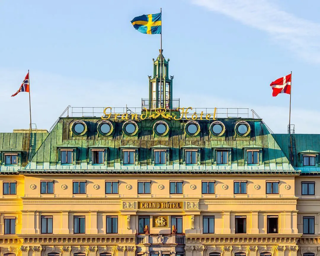 “From Sikorsky to NATO Secretary General: A ‘Secret Meeting’ on Ukraine to Be Held in Sweden”