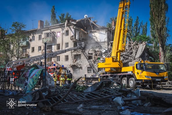 Russians shelled Kramatorsk: bodies of two dead were recovered from under the rubble of a house