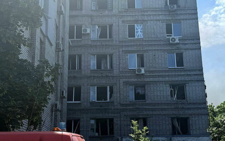 Russia strikes Dnipro: there are wounded and dead, fires are burning in the city