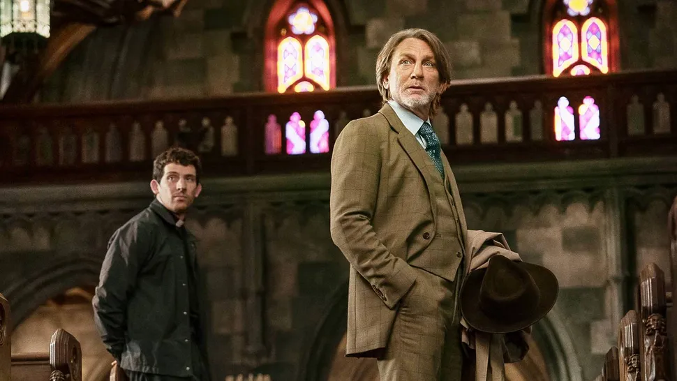 Бенуа Блан повертається з найнебезпечнішою справою: Netflix оголосив дату премʼєри фільму “Ножі наголо-3”