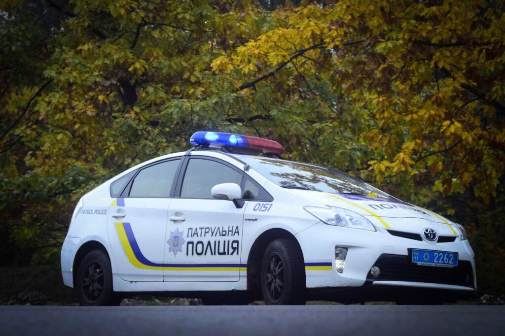 Хотел, чтобы полиция подвезла домой: в Виннице задержали мужчину за фейковое сообщение о подрыве банка