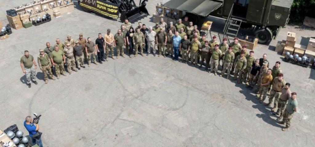 Poroshenko congratulated the military on their first million at the front and donated funds to continue the elimination of the occupiers.