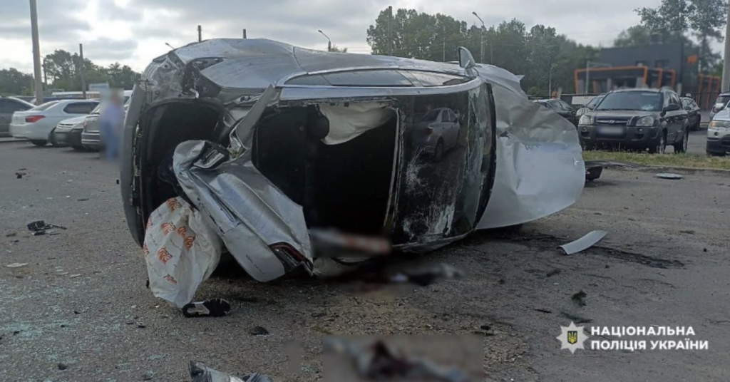В Полтаве Tesla влетела в парковку, много пострадавших
