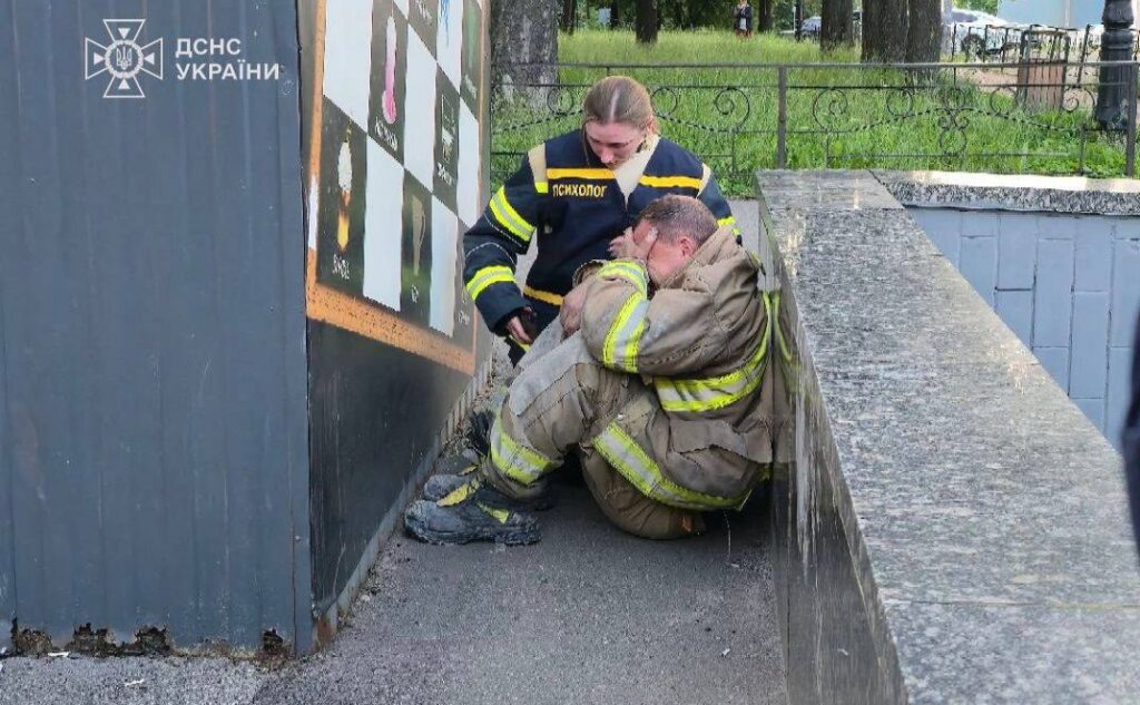 В Киеве погибли три спасателя: они ликвидировали последствия атаки дрона РФ