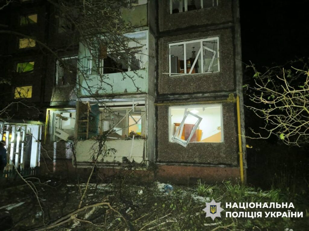Росіяни атакували Чернігів: поранені люди і пошкоджена інфраструктура