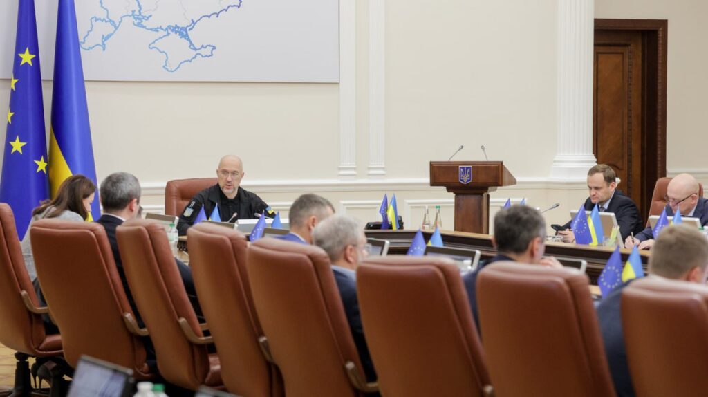 Потому что могут: Банковая взялась переставлять стулья в правительстве