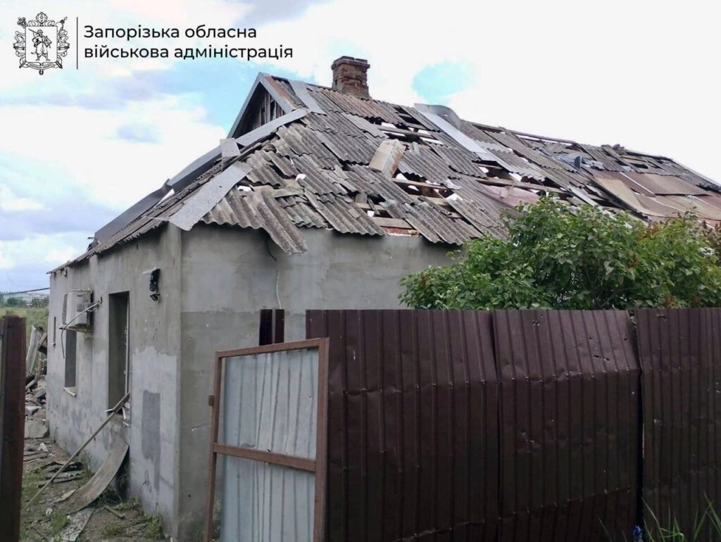 Росіяни масовано обстріляли Запорізьку область, є поранений
