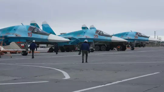 Одразу чотири винищувачі та машини обслуговування: у ЗСУ уточнили наслідки атаки на російський аеродром “Шагол”