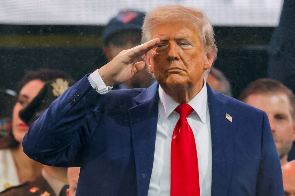 Трамп вперше готує постачання зброї Україні через президентські повноваження