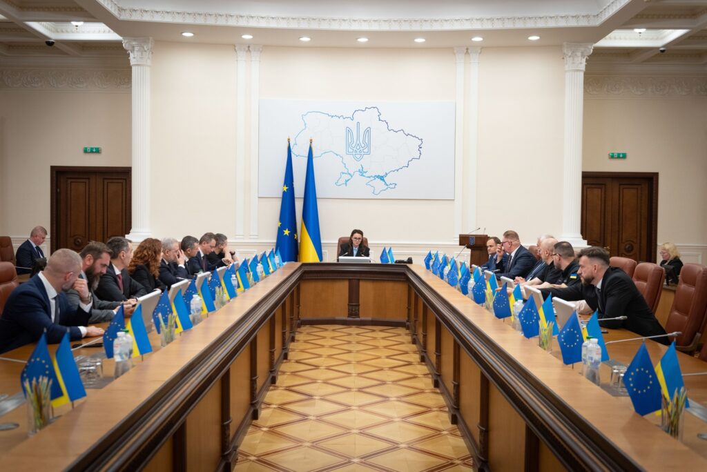 “Змішались люди й коні”: що не так з новим урядом в Україні