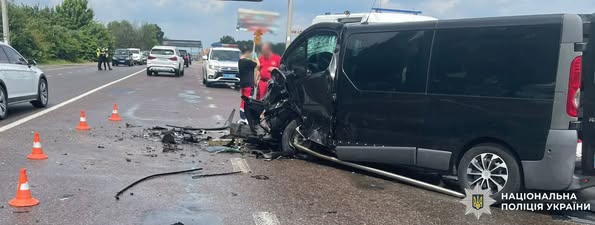 Horrible head-on collision: in Lviv region, a young driver caused a serious accident, seven people in hospital