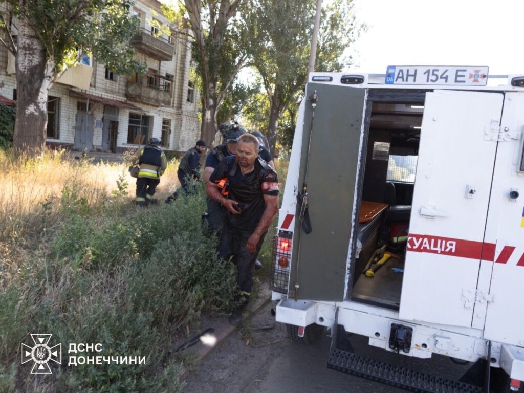 Russian drones attacked the State Emergency Service vehicle in Konstantinovka and Kherson: four rescuers were injured