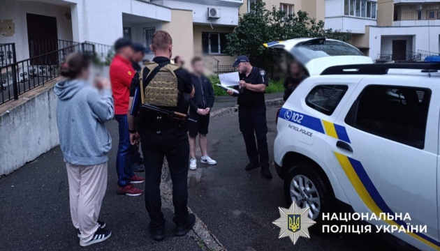 У Києві 19-річний водій стріляв у чоловіка після сварки через паркування
