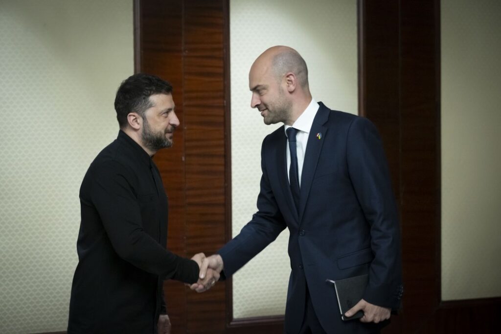 Strengthening air defense, sanctions and accession to the EU: results of the meeting between Zelensky and French Foreign Minister Barrot