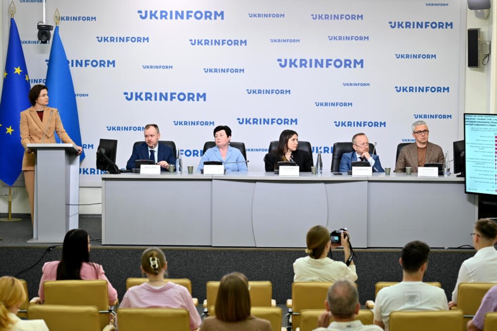 53 percent of women want to learn financial literacy – research by the Ukrainian Women’s Congress