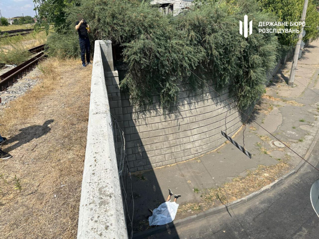 Jumped off a bridge while fleeing from the CCC: a man died in Mykolaiv after checking documents