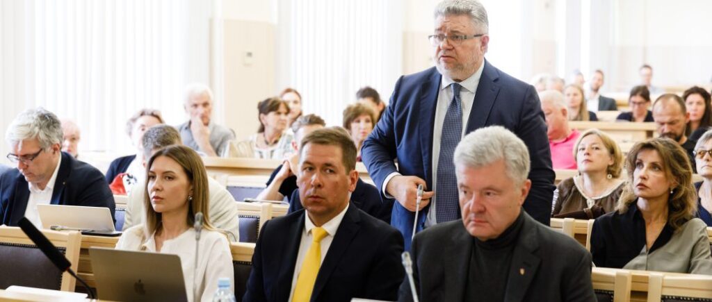 Lawyer Golovan explained why the authorities are delaying the trial of Poroshenko’s lawsuit: there were no grounds for sanctions