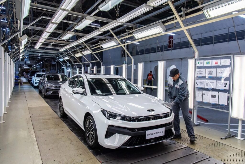 Russian car dealers are suffering losses: car showrooms are disappearing en masse from the market