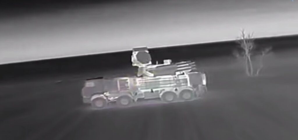 “Beaver” attacks: exclusive footage of the destruction of a Russian Su-30 and air defense in Saki