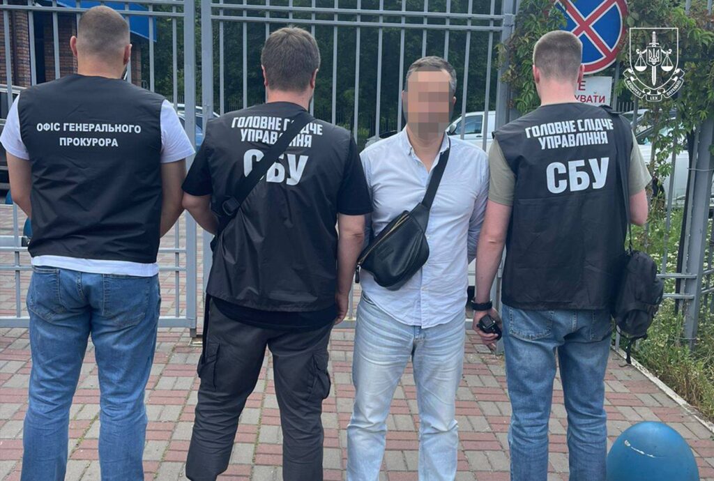 Зловживав впливом та вимагав хабаря: у столиці затримали начальника збірного пункту Київського ТЦК