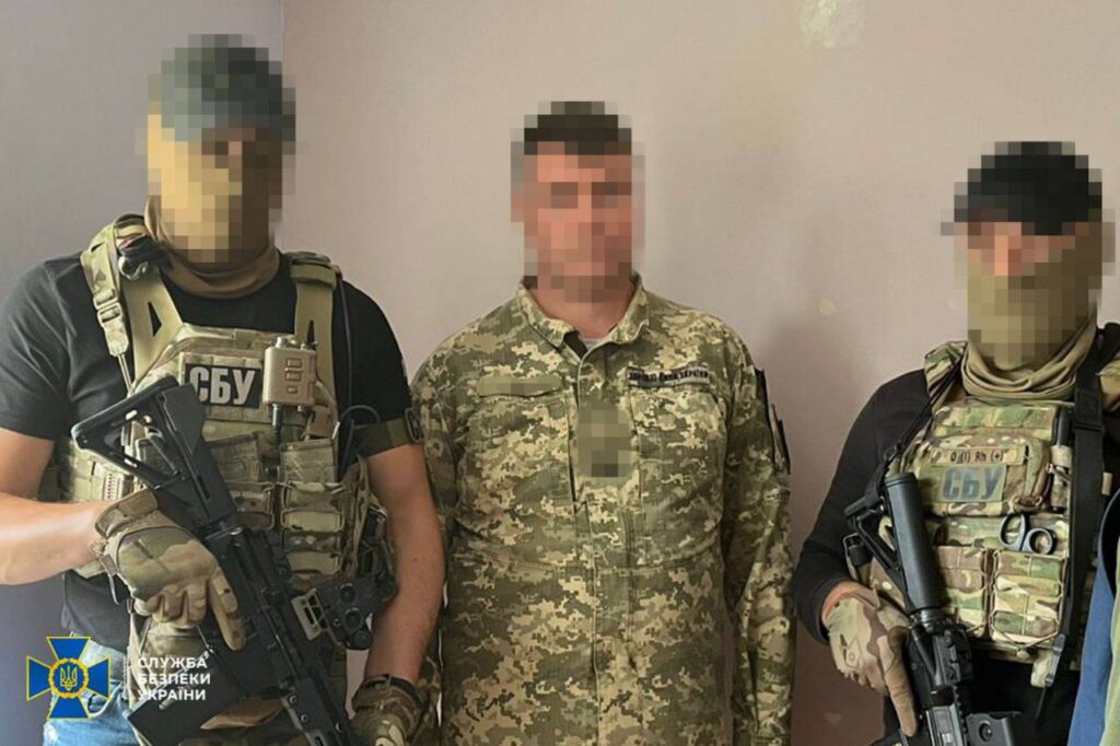 Передавав графіки вильотів та позиції літаків: СБУ спіймала зрадника в авіабригаді