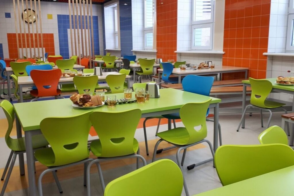 Students of frontline schools will be able to eat for free: the Ministry of Education revealed the details