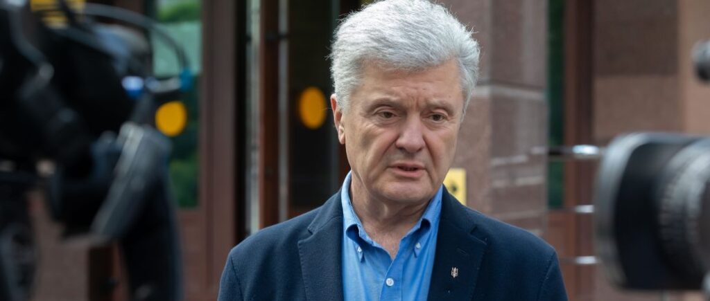 During the war, the authorities are playing political shows instead of helping the front – Poroshenko