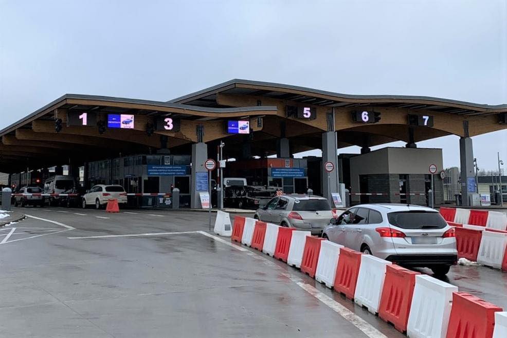 В Україні тимчасово зупинили роботу всіх пунктів пропуску на кордоні: деталі та причини інциденту