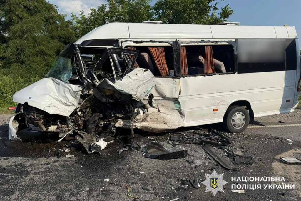 A large-scale accident involving a bus occurred in the Khmelnytskyi region: 16 people were injured
