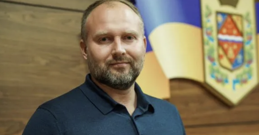 The new head of Gosfinmon Pronin brought a family friend, a photographer, a former McDonald’s employee and people from his previous place of work to his team, – Bihus.info. VIDEO Source: https://censor.net/ru/n3566998