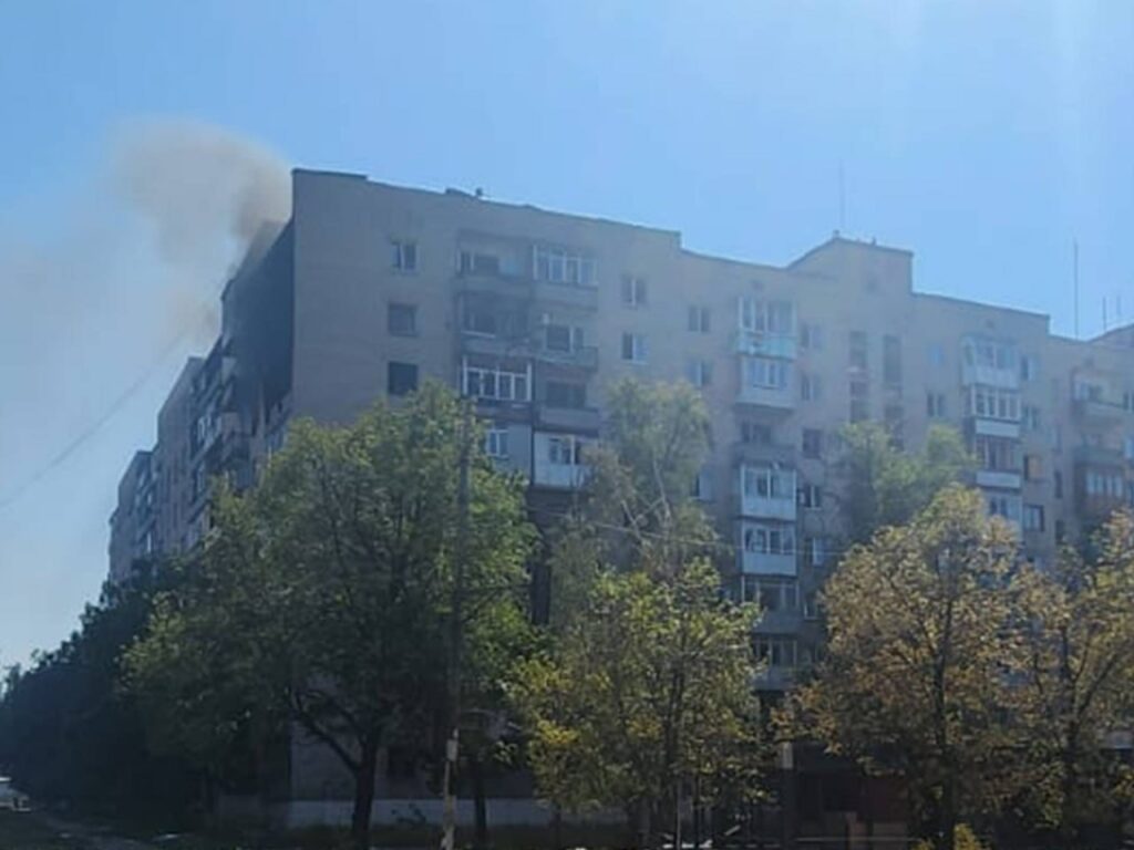 Росіяни артилерією та авіабомбами атакували міста на Донеччині: четверо загиблих та багато постраждалих