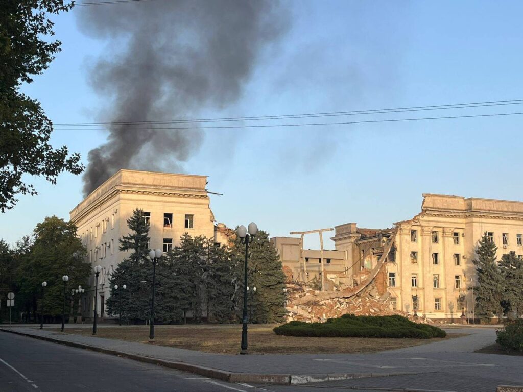 Russia burned down the building of the Kherson OVA