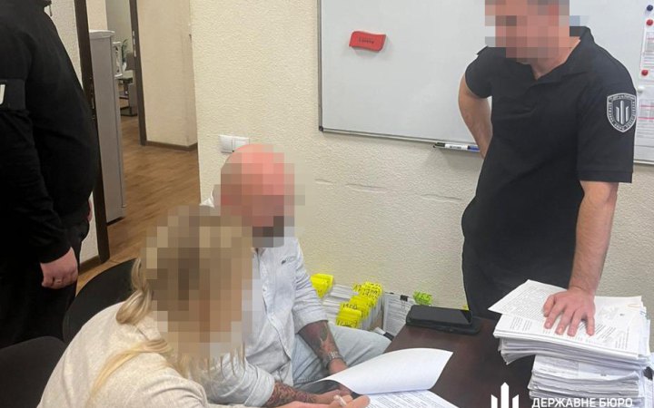 Ліжка дорожчі за бронетехніку: як посадовець наживався під час війни
