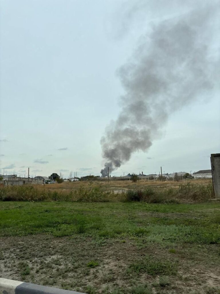 Black smoke over Feodosia: oil depot catches fire in temporarily occupied Crimea