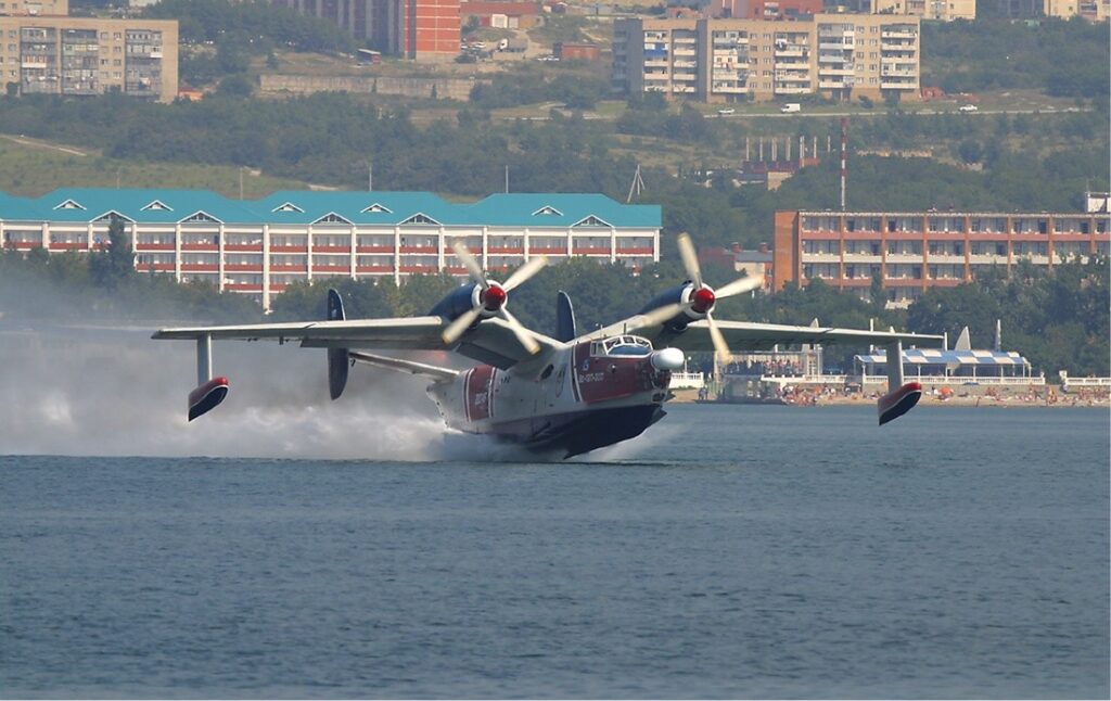 ГУР знищили два рідкісні російські літаки-амфібії Бе-12 “Чайка” у Криму: у чому їх унікальність