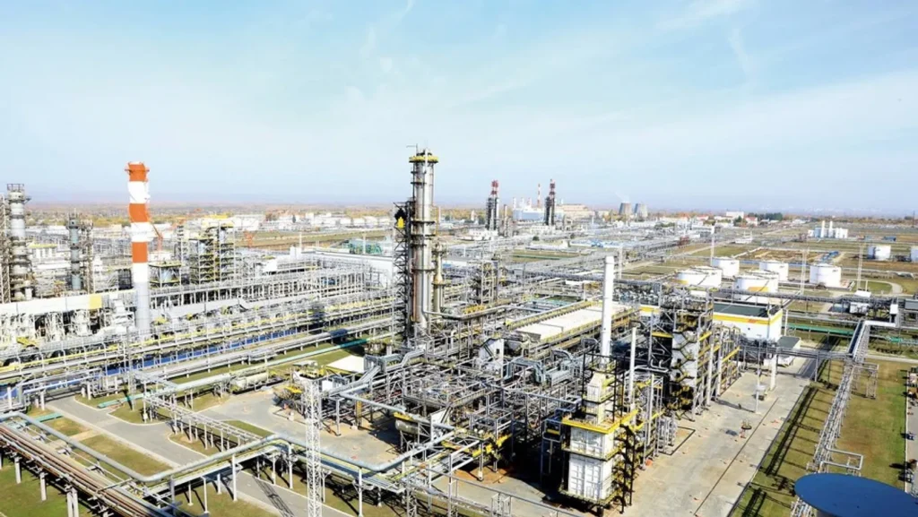 Sanctions in effect: Ukraine continues to target Russian oil refineries