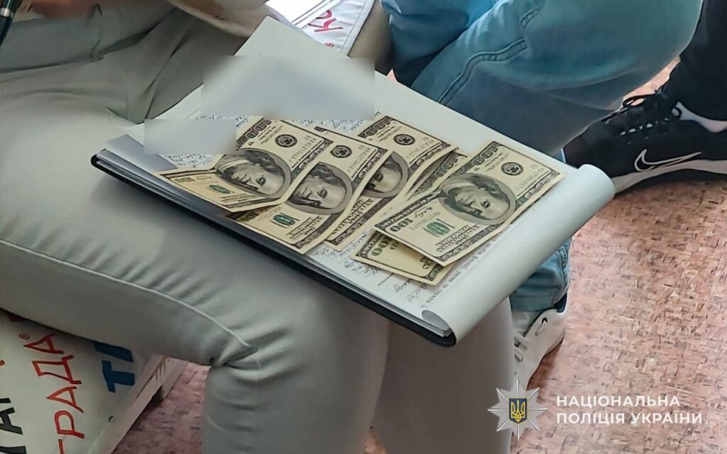 He demanded money for the “necessary” diagnosis: the head of the VLK district CCK was detained in the Ternopil region