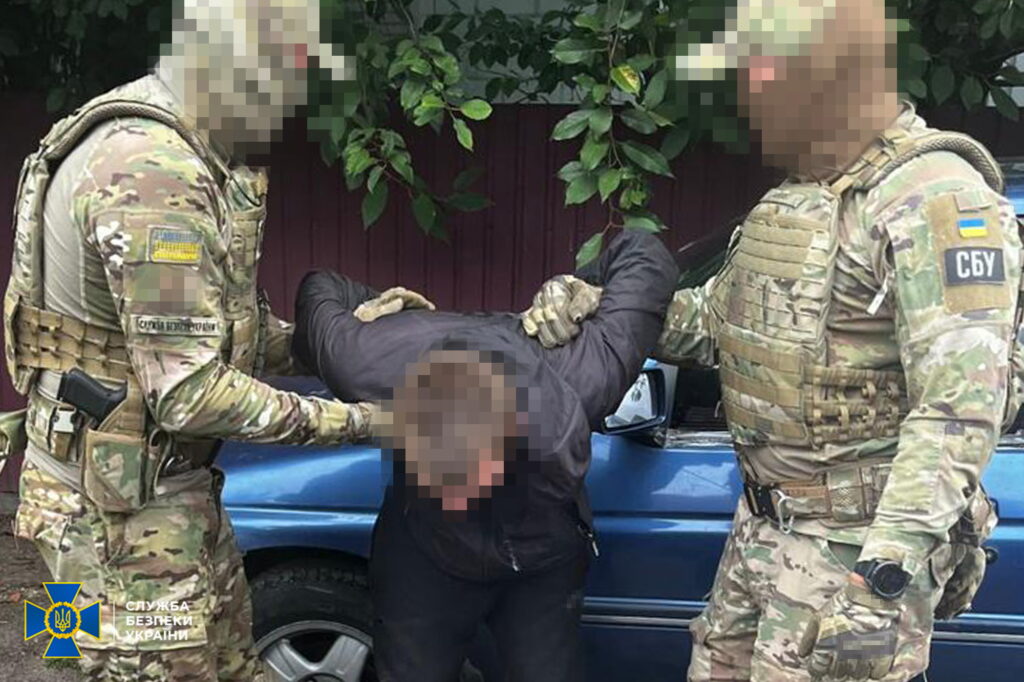 Зливав дані ворогу за гроші: СБУ затримала російського агента у лавах ЗСУ