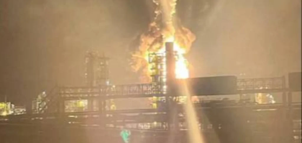 Атака на НПЗ Росії: після удару дронів зупинився Кіришський нафтопереробний завод