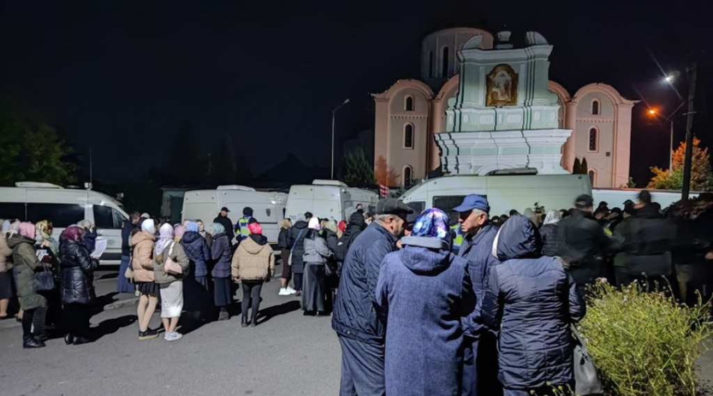 In Volyn, a church occupied by the UOC-MP is being returned to the state: dozens of parishioners gathered near the cathedral