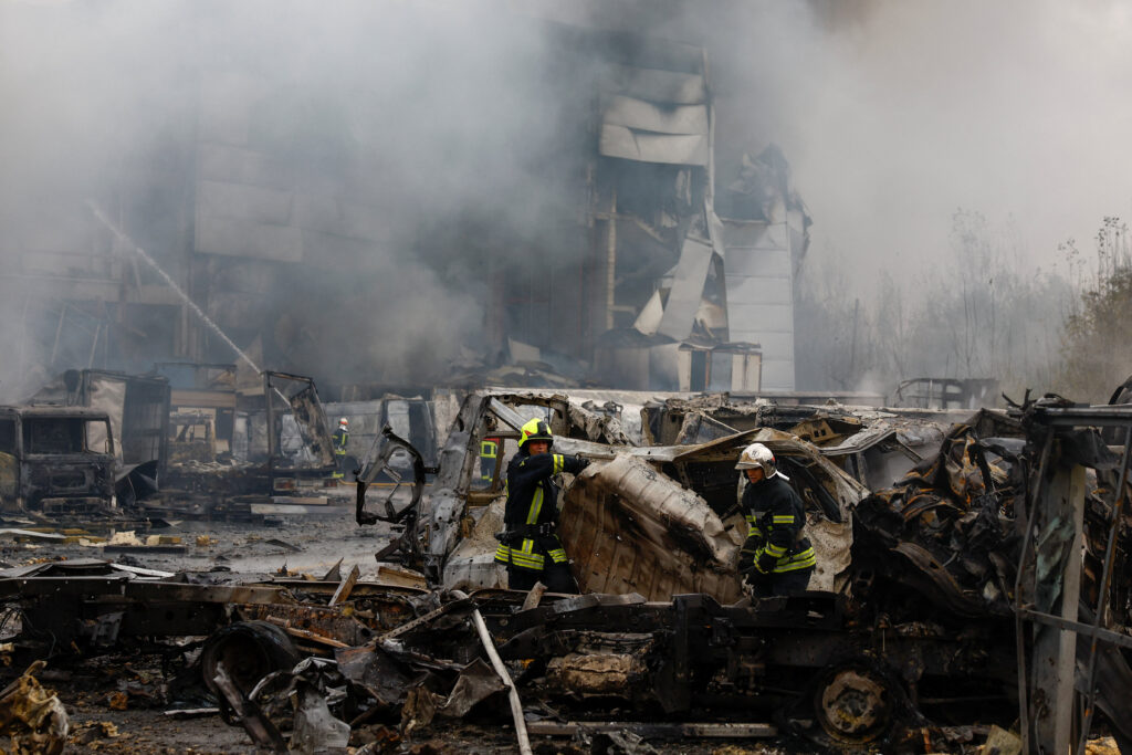 Russian strike on Kyiv: casualty toll rises to 13, two dead